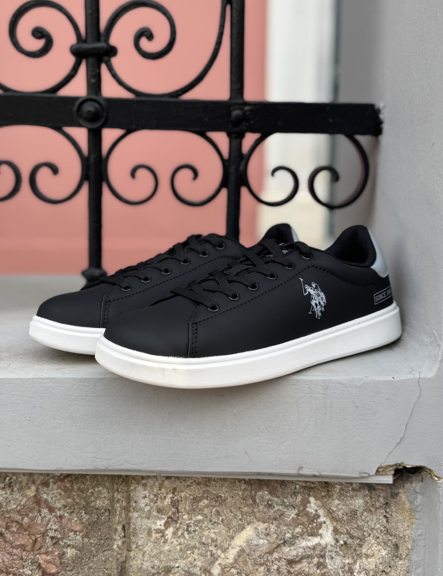 U.S. Polo Assn. ανδρικά ασπρόμαυρα casual sneakers BYRON001DBLK φωτογραφία